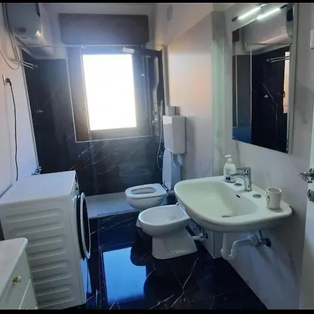 Verdisuite - Centro - Parcheggio Privato Gratuito アパート トレント