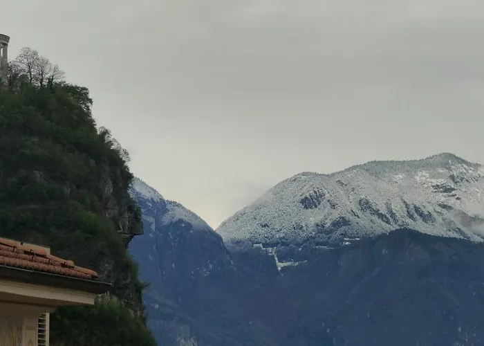 Verdisuite - Centro - Parcheggio Privato Gratuito アパート トレント